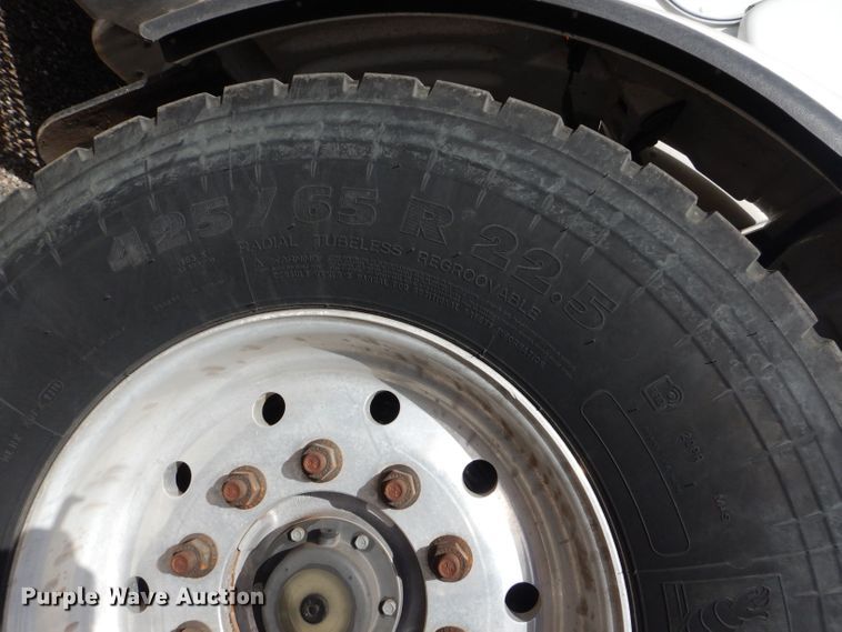 image for item DJ8964 2015 Peterbilt 365 crane truck