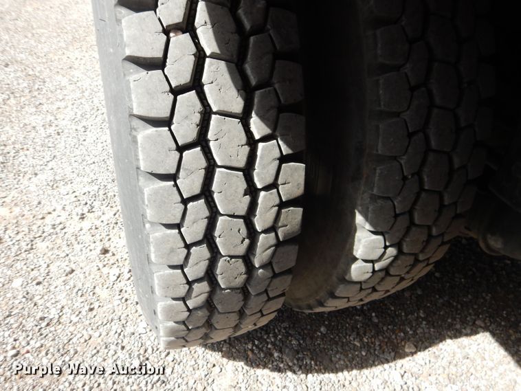 image for item DJ8964 2015 Peterbilt 365 crane truck