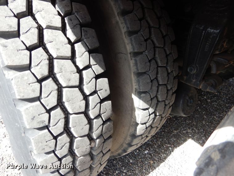 image for item DJ8964 2015 Peterbilt 365 crane truck