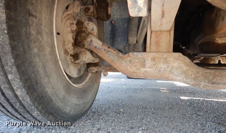 image for item DK0479 2000 Mack RD690S  semi truck