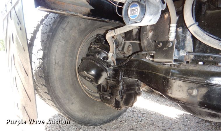 image for item DK0479 2000 Mack RD690S  semi truck