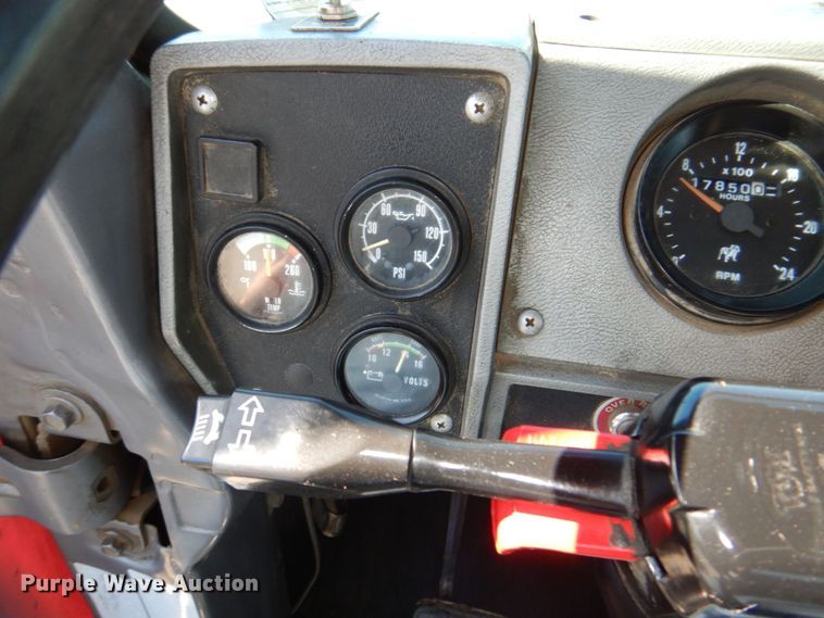 image for item DK0479 2000 Mack RD690S  semi truck