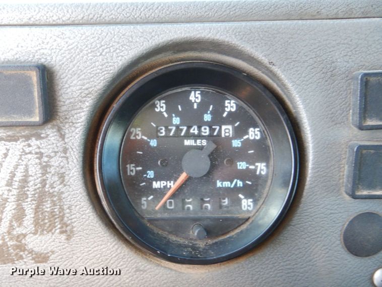 image for item DK0479 2000 Mack RD690S  semi truck