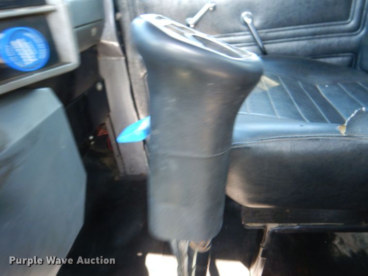 image for item DK0479 2000 Mack RD690S  semi truck