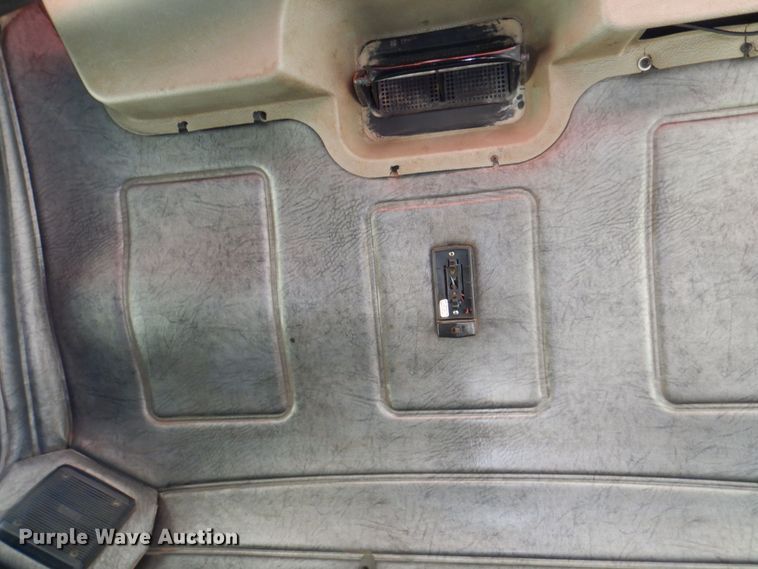 image for item DK0479 2000 Mack RD690S  semi truck