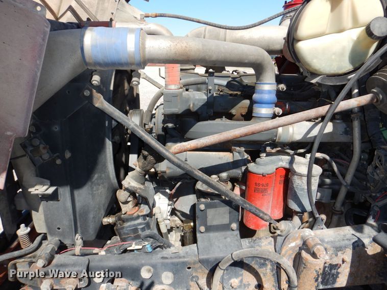 image for item DK0479 2000 Mack RD690S  semi truck