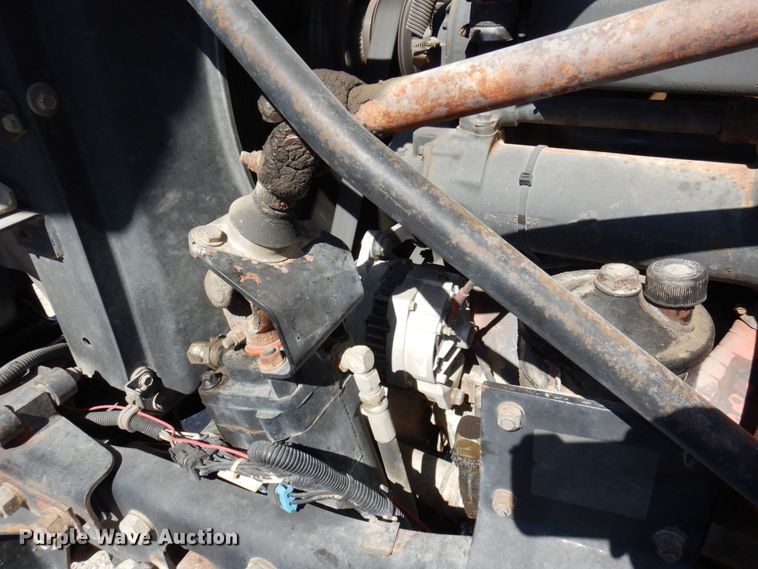 image for item DK0479 2000 Mack RD690S  semi truck