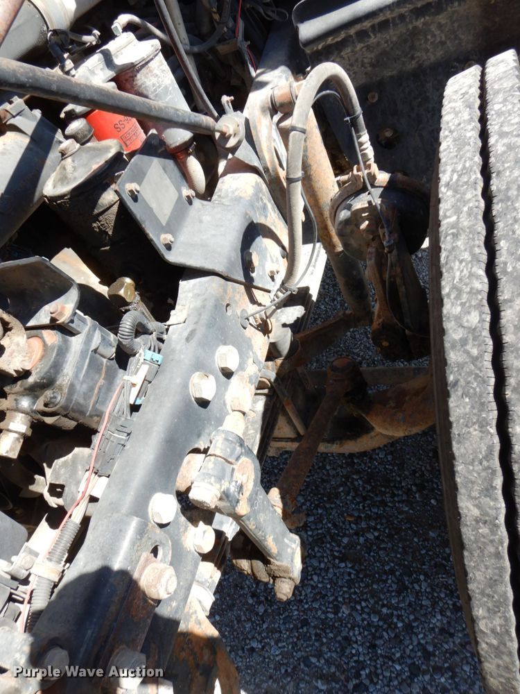 image for item DK0479 2000 Mack RD690S  semi truck