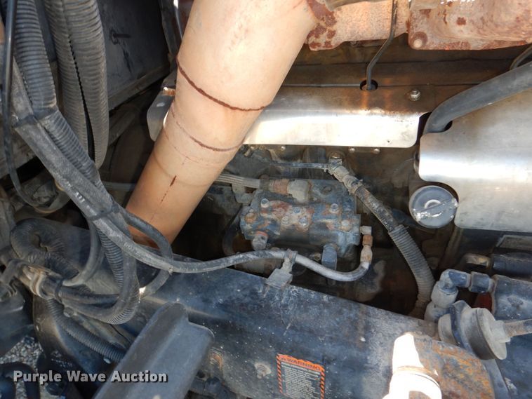 image for item DK0479 2000 Mack RD690S  semi truck