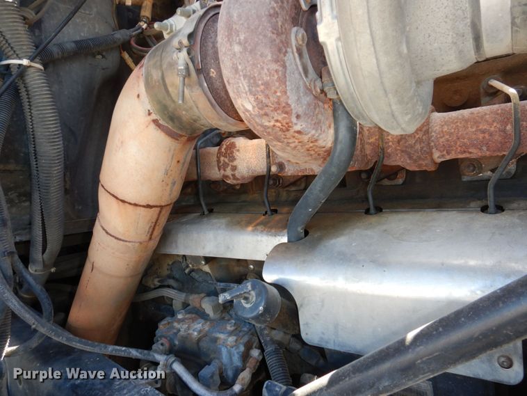 image for item DK0479 2000 Mack RD690S  semi truck