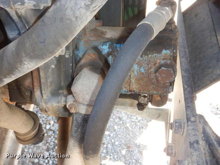 image for item DK0479 2000 Mack RD690S  semi truck