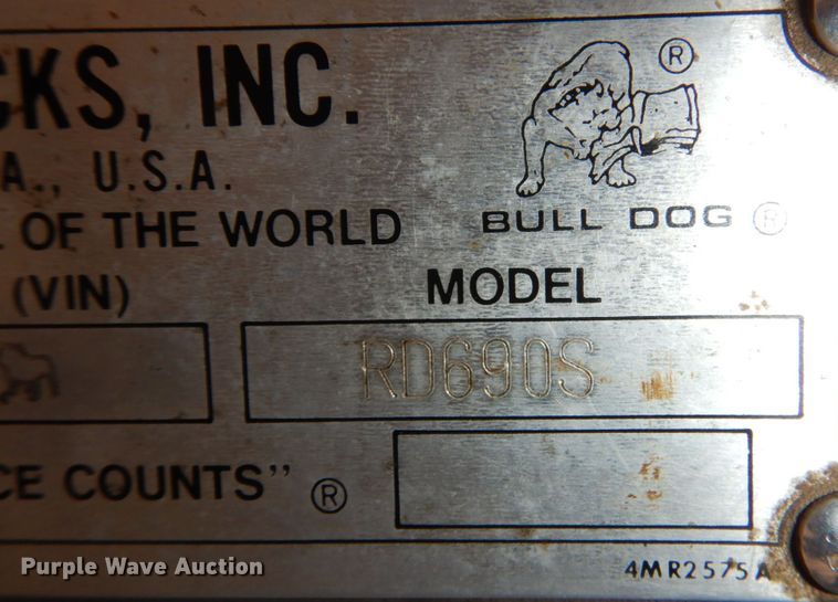 image for item DK0479 2000 Mack RD690S  semi truck