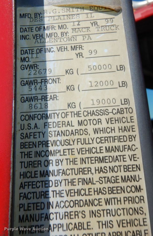 image for item DK0479 2000 Mack RD690S  semi truck