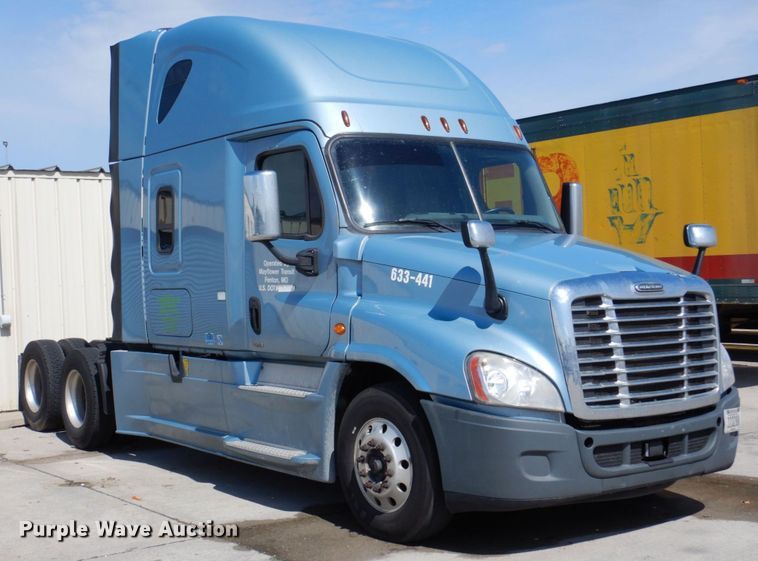 image for item DK0490 2016 Freightliner Cascadia 125  semi truck