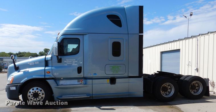 image for item DK0490 2016 Freightliner Cascadia 125  semi truck