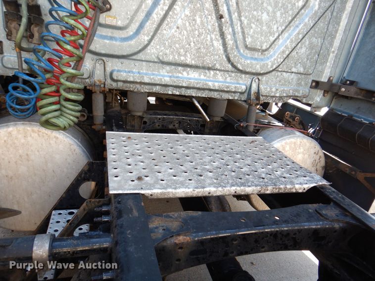 image for item DK0490 2016 Freightliner Cascadia 125  semi truck