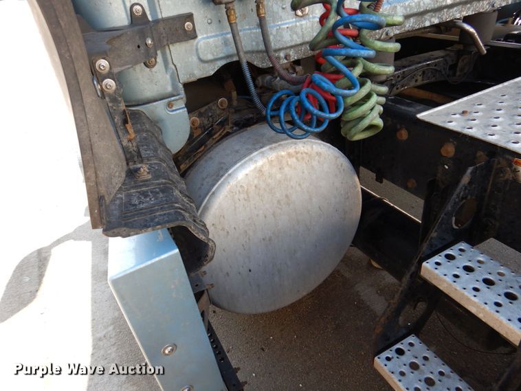 image for item DK0490 2016 Freightliner Cascadia 125  semi truck