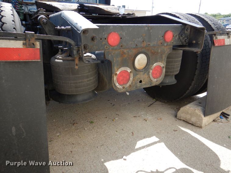 image for item DK0490 2016 Freightliner Cascadia 125  semi truck