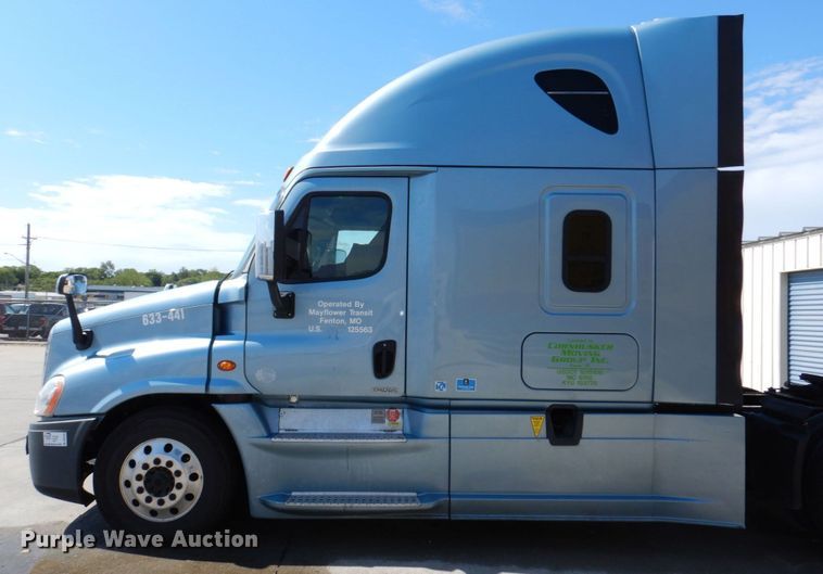 image for item DK0490 2016 Freightliner Cascadia 125  semi truck
