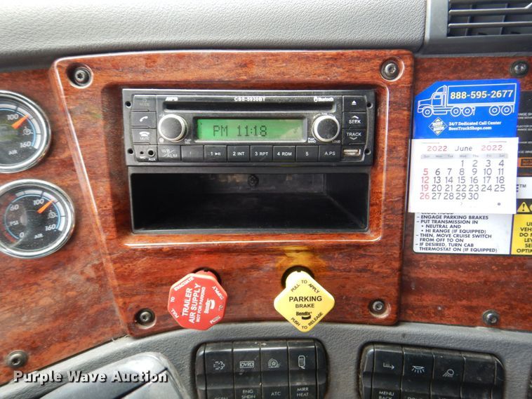 image for item DK0490 2016 Freightliner Cascadia 125  semi truck