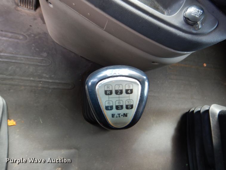 image for item DK0490 2016 Freightliner Cascadia 125  semi truck