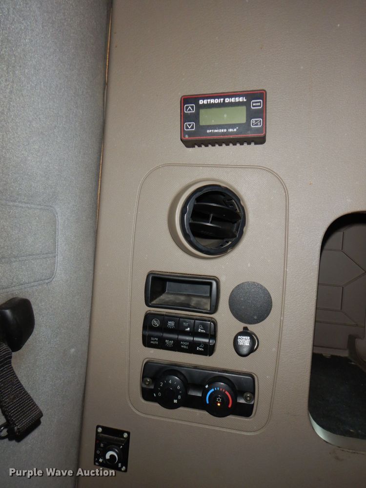 image for item DK0490 2016 Freightliner Cascadia 125  semi truck