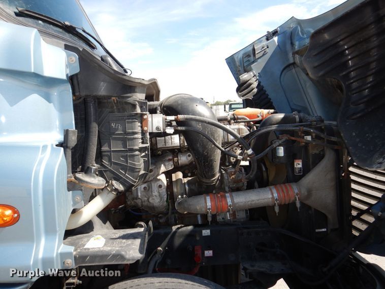 image for item DK0490 2016 Freightliner Cascadia 125  semi truck