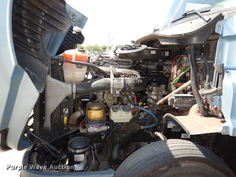 image for item DK0490 2016 Freightliner Cascadia 125  semi truck