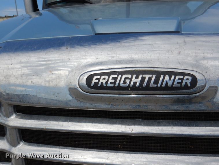 image for item DK0490 2016 Freightliner Cascadia 125  semi truck