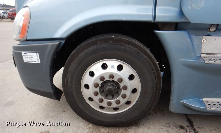 image for item DK0490 2016 Freightliner Cascadia 125  semi truck