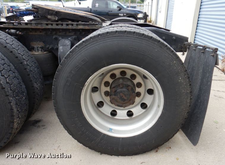 image for item DK0490 2016 Freightliner Cascadia 125  semi truck