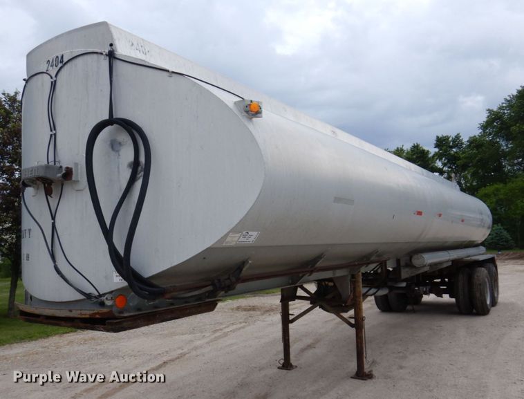 image for item DL3758 1979 Heil  tank trailer