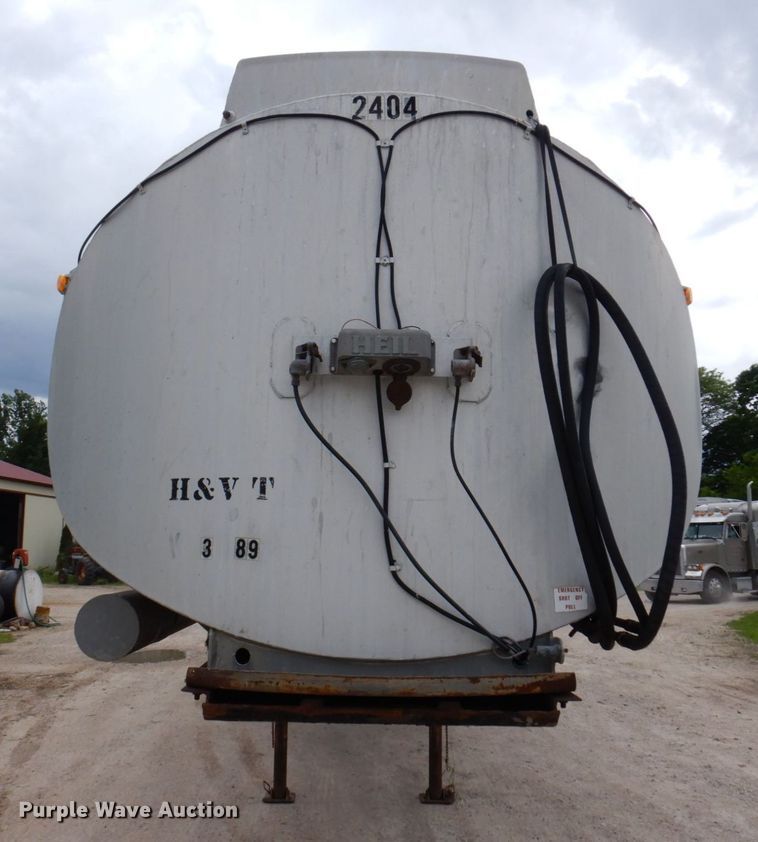 image for item DL3758 1979 Heil  tank trailer
