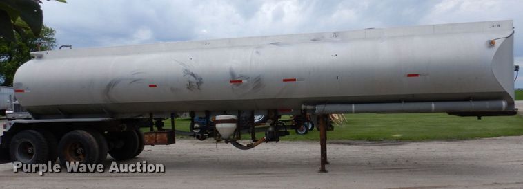 image for item DL3758 1979 Heil  tank trailer