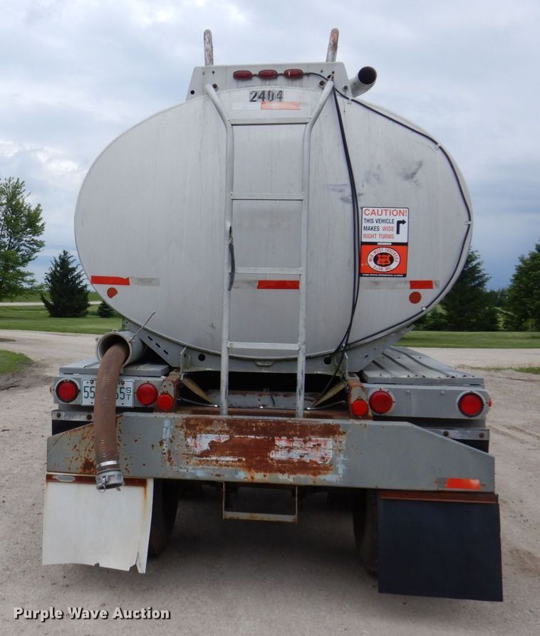 image for item DL3758 1979 Heil  tank trailer