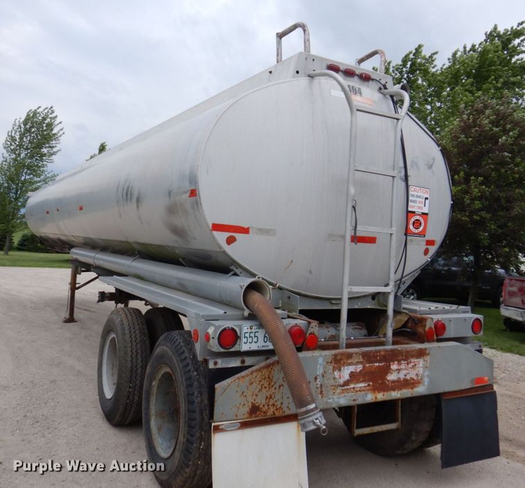 image for item DL3758 1979 Heil  tank trailer