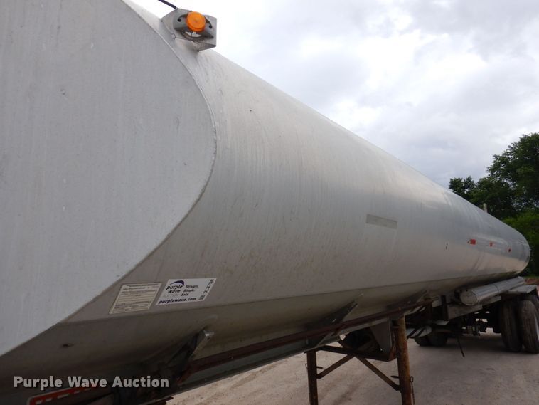 image for item DL3758 1979 Heil  tank trailer
