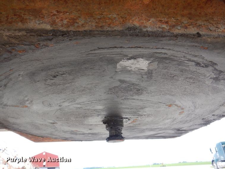 image for item DL3758 1979 Heil  tank trailer