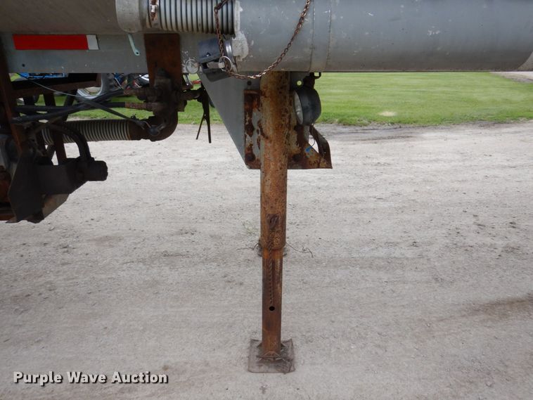 image for item DL3758 1979 Heil  tank trailer