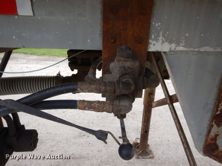 image for item DL3758 1979 Heil  tank trailer