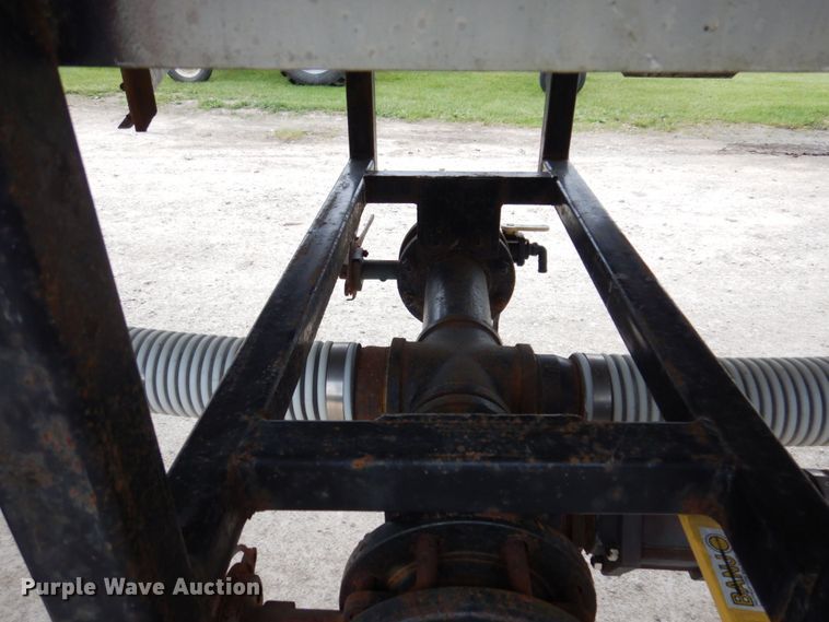 image for item DL3758 1979 Heil  tank trailer