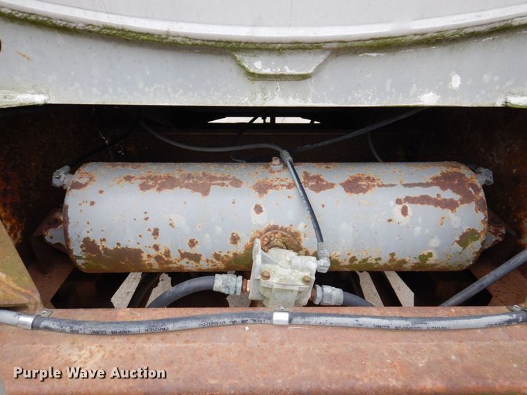 image for item DL3758 1979 Heil  tank trailer