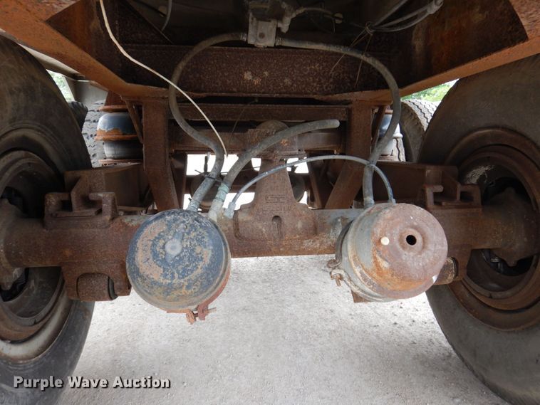 image for item DL3758 1979 Heil  tank trailer