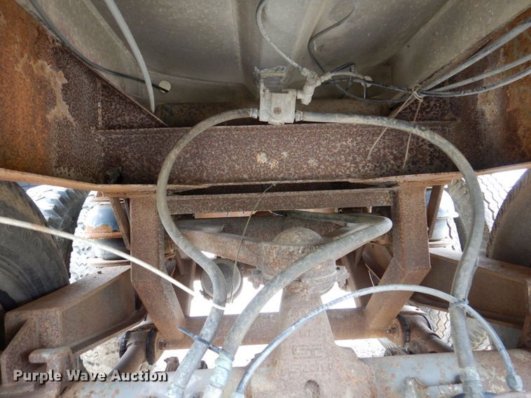 image for item DL3758 1979 Heil  tank trailer