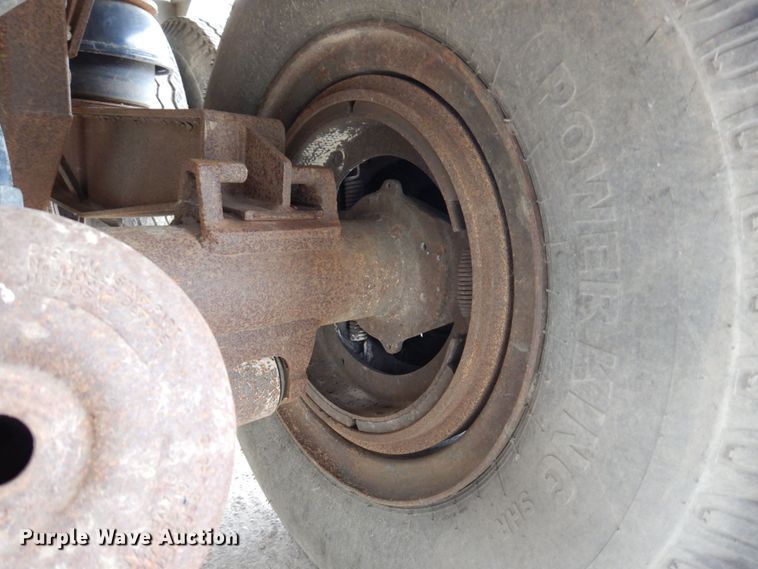 image for item DL3758 1979 Heil  tank trailer