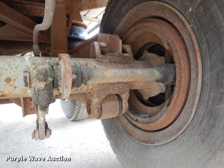 image for item DL3758 1979 Heil  tank trailer