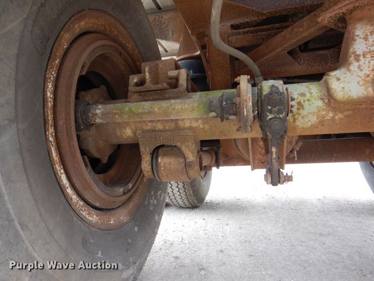 image for item DL3758 1979 Heil  tank trailer