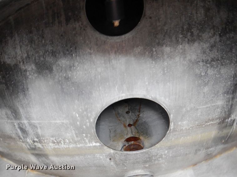 image for item DL3758 1979 Heil  tank trailer