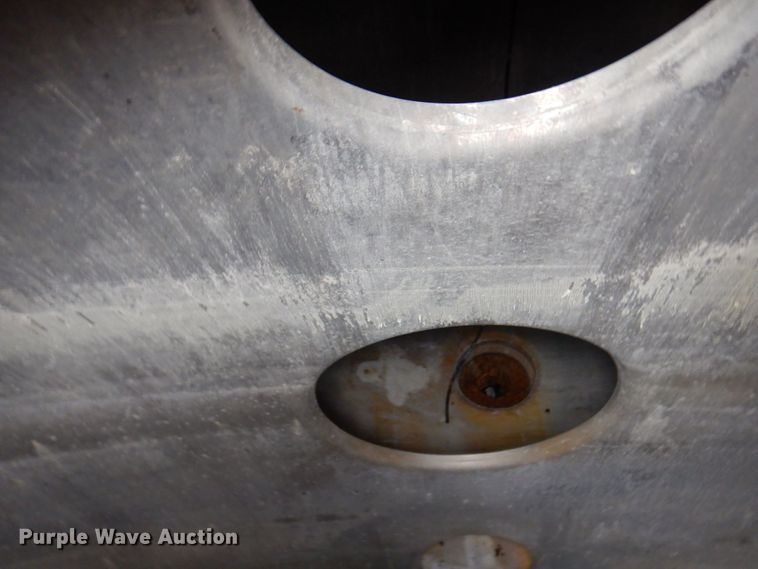 image for item DL3758 1979 Heil  tank trailer