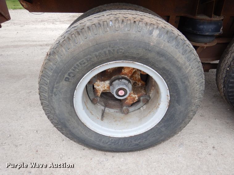 image for item DL3758 1979 Heil  tank trailer